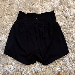 Halara Super High Waisted Pocket & Pocket 2-in-1 Yoga Shorts 5''